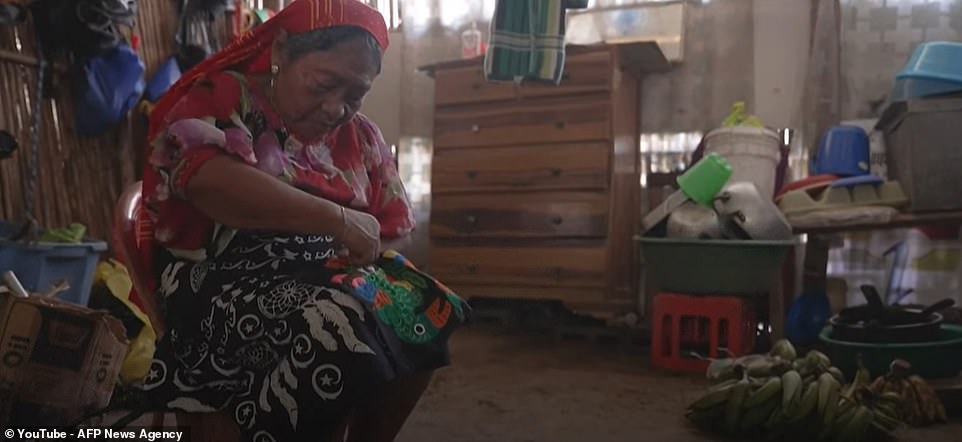 Magdalena Martínez, who is a long-time resident of Carti Sugtupu, reveals in another scene how 'we think we are going to sink (and) we know it is going to happen... in several years' time'