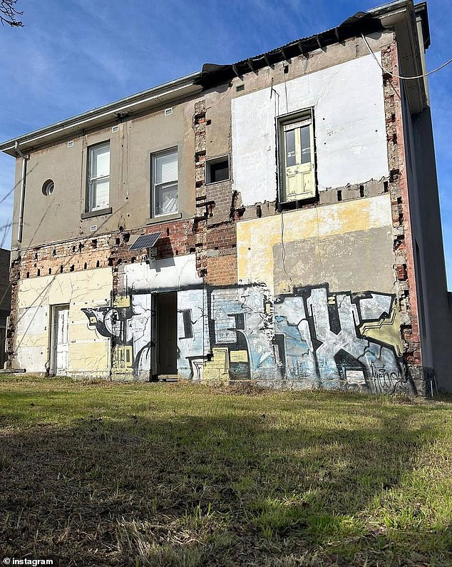 Images uploaded to Andy and Bec's social media show the huge two-story property is in an advanced state of disrepair.