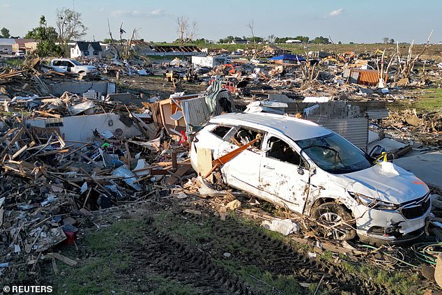 The casualty count was announced by the Iowa Department of Public Safety at the end of a day in which rescue teams scoured debris fields left by the deadly tornado looking for people who might be trapped in the rubble.