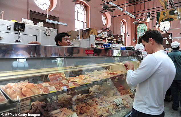 A chicken breast from a package he bought at his local butcher shop in Tennessee weighs 187 grams on a scale, while the others weighed more than 300.