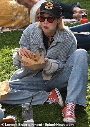 It seemed like he was making her the same sandwich they saw her enjoying.