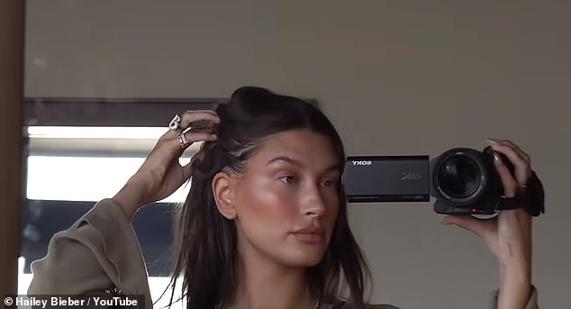 Hailey started off with no makeup, showing off her natural beauty, and finished with a dewy blush makeup look.