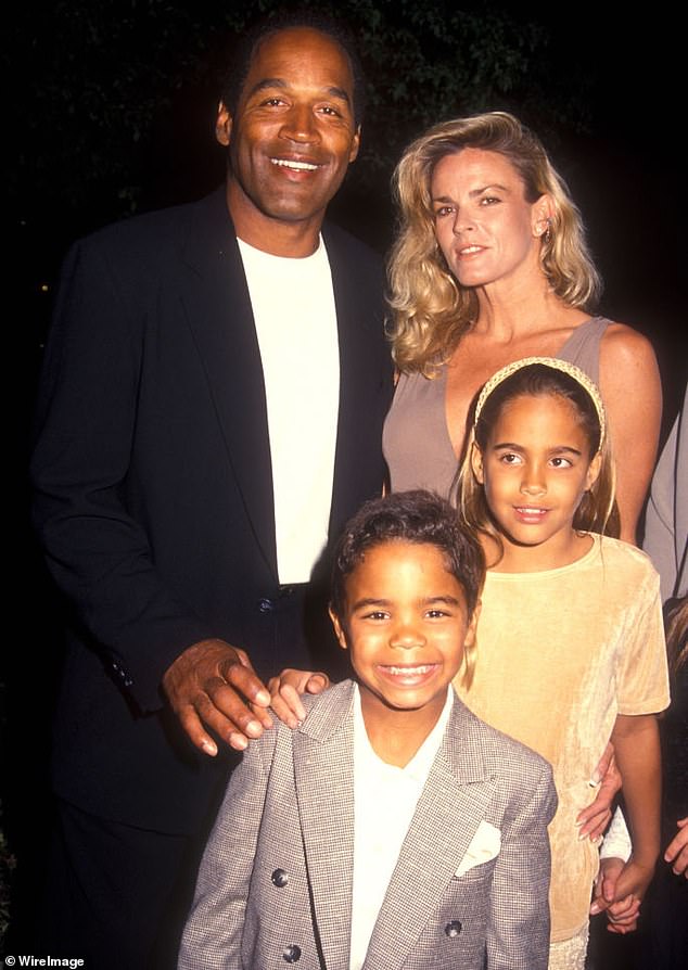 After marrying in 1985, Nicole and Oj had two children: Sydney, 38, and Justin, 35.