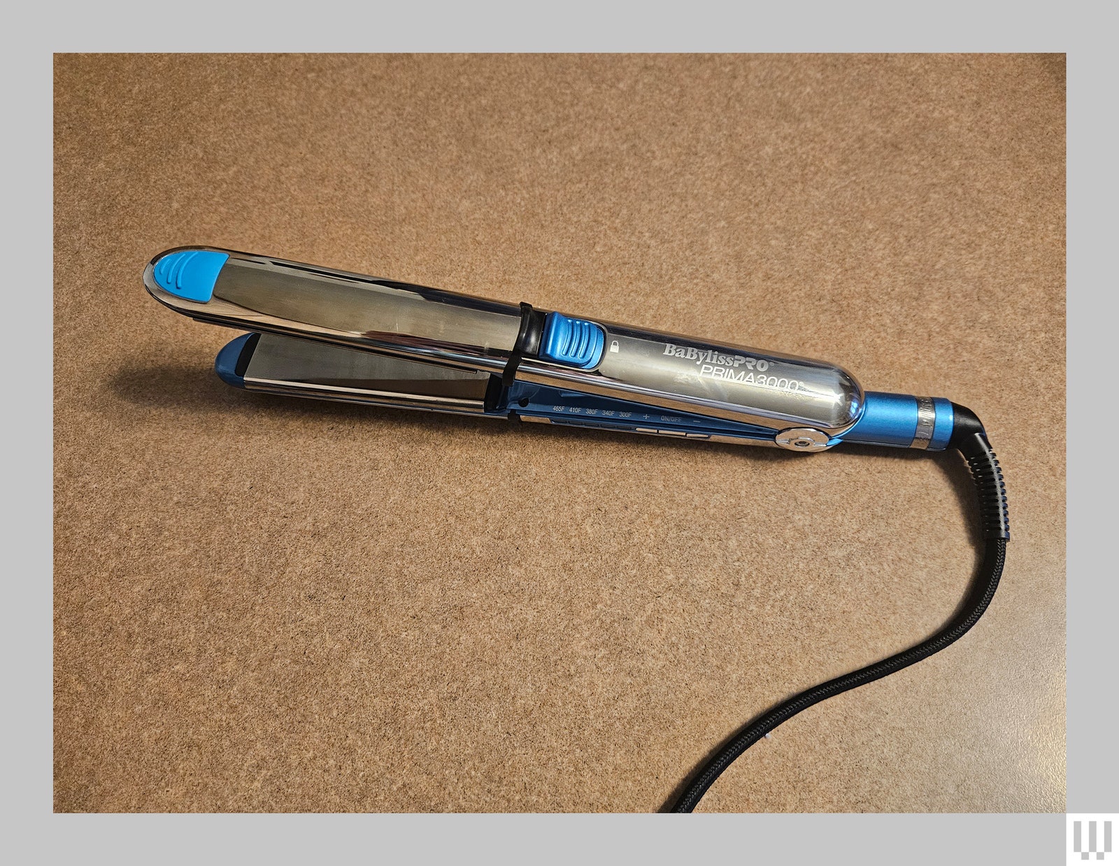 Image may contain electrical device Microphone Pen and lamp