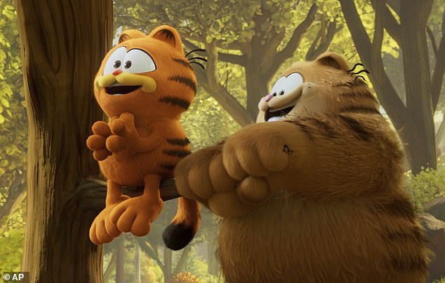 In the Sony Pictures animated film, Pratt provides the voice of Garfield (left), while Samuel L. Jackson voices Vic.