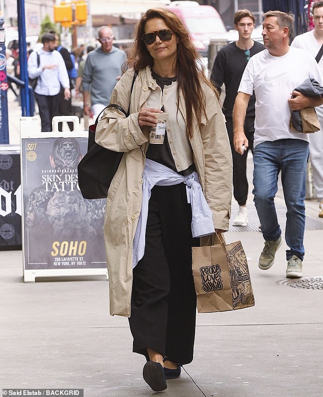 Katie Holmes exuded boho chic while walking around New York City on Friday afternoon.