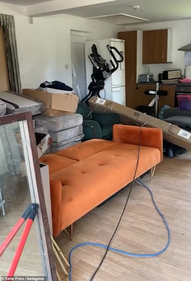 Taking to Instagram on Monday, Katie shared a clip showing a large pile of stuff in her living room that was ready to sell.