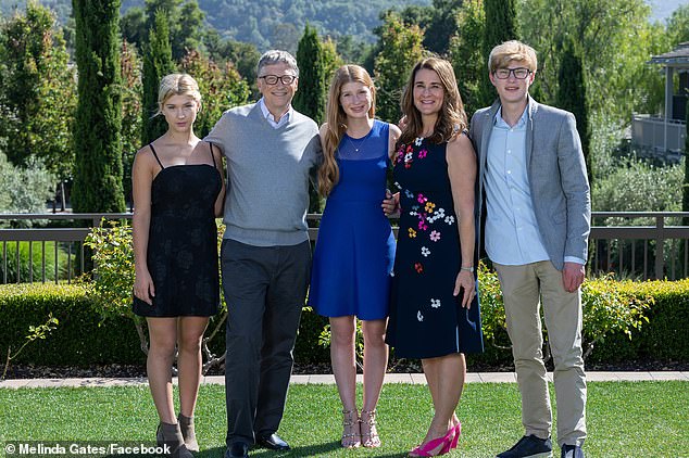 The couple appears with their three children in a family photo from 2019. The children: Jennifer (center), Rory (right) and Phoebe (left) are now 25, 21 and 18 years old.