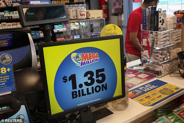 The jackpot was the fourth largest in US history and amounted to a lump sum of $723 million.