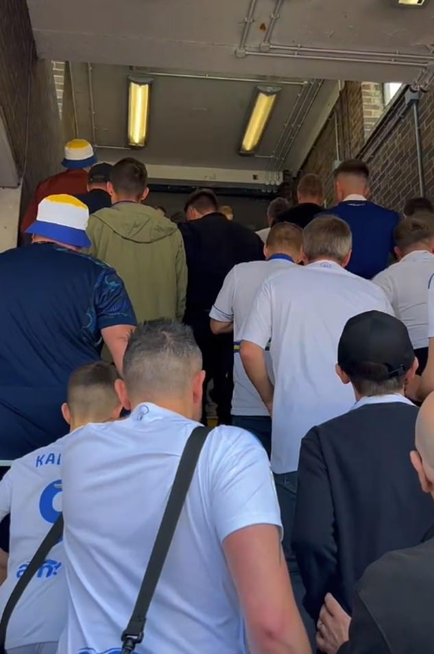 Leeds fans head to Wembley ahead of the play-off final against Southampton