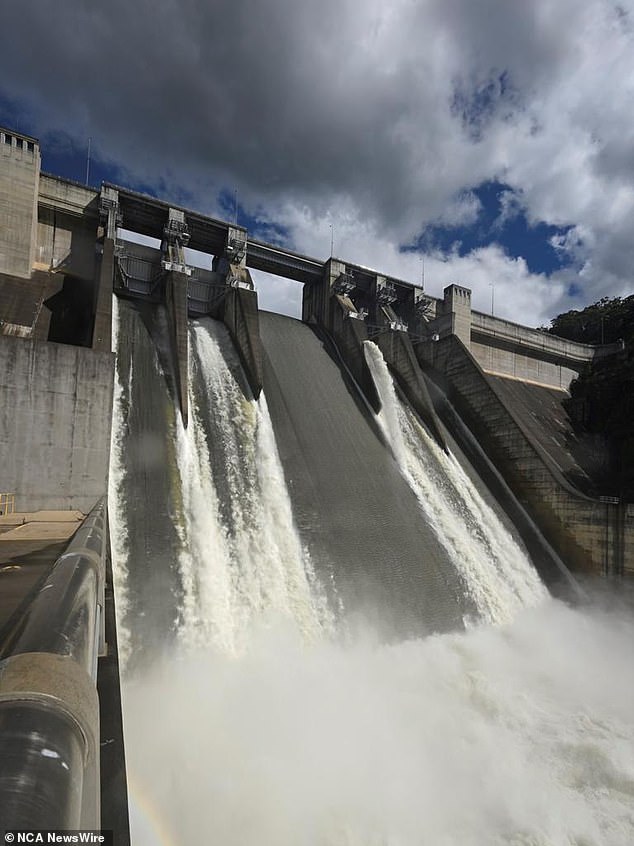 WaterNSW has Warragamba Dam capacity at 100 per cent on Sunday morning