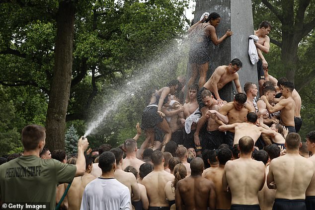 The obelisk was smeared with grease and the plebs were doused with cold water to further complicate their task.