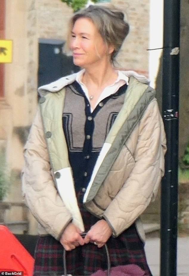 Renee Zellweger films new Bridget Jones movie in north London