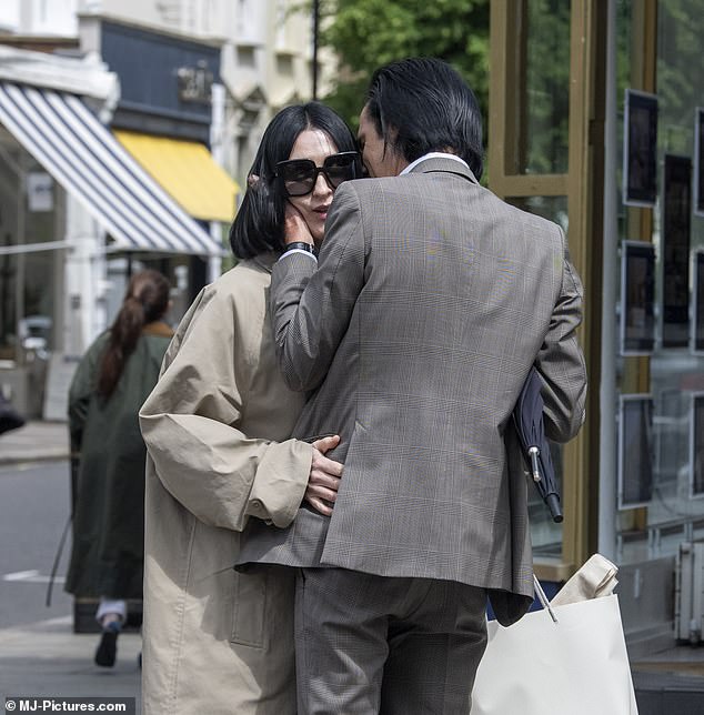 The Australian rocker, 66, and his 25-year-old wife packed on the PDA as they shared a kiss while shopping in Notting Hill.