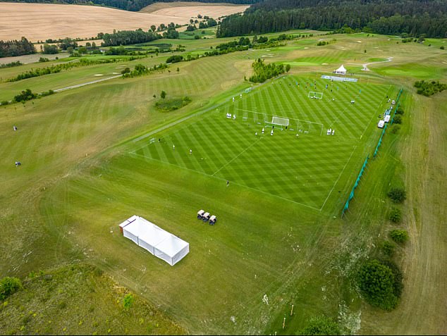 The complex has one and a half training fields for the best international teams.