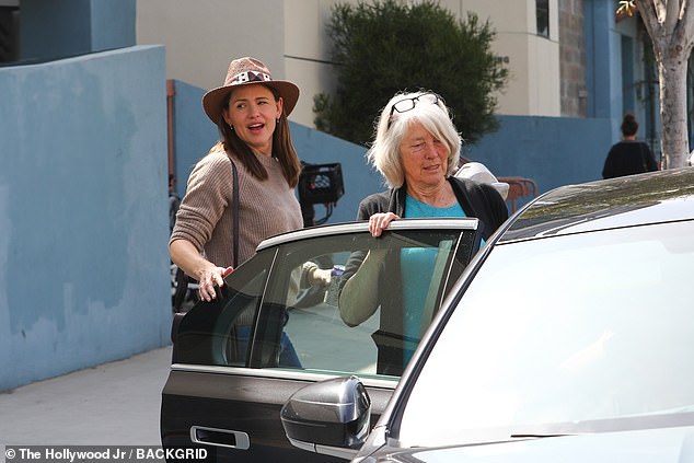 Garner opened the door to Affleck's mother, Christine Boldt, over the weekend