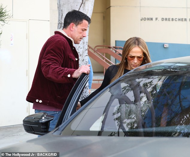 Affleck held the car door open for his wife to leave the scene.