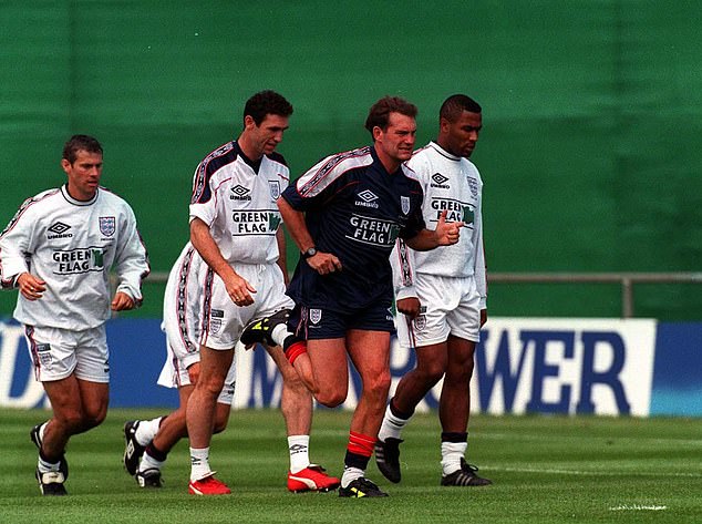 Coach Glenn Hoddle training with the England team during the 1998 World Cup