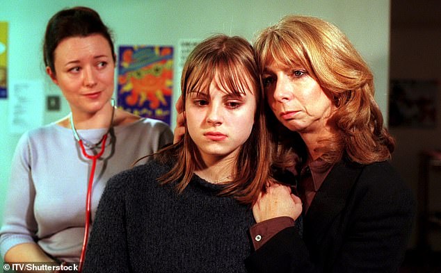 Among them was Tina O'Brien, who plays Gail's daughter Sarah Platt, and wrote: 