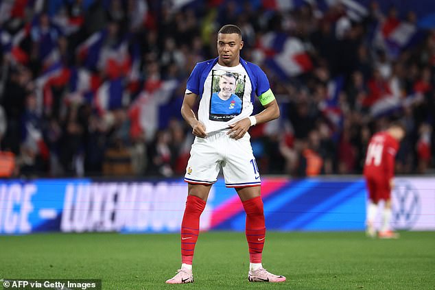 Mbappé revealed a t-shirt with his uncle's face that said 