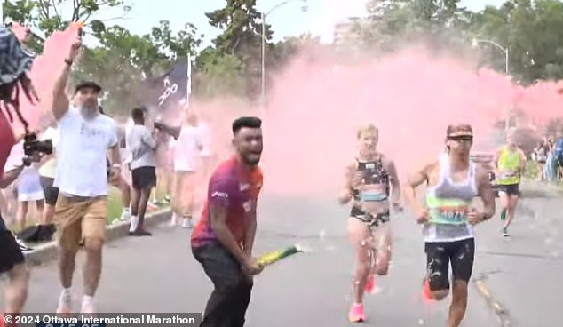 In the video, Hannah is seen out of breath and trying her best to gather all her strength to run to the finish line.