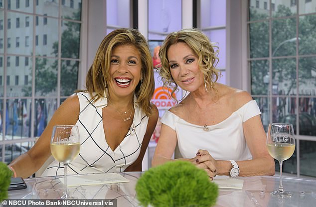 Gifford also had a successful career as co-host of NBC's Today show (2008-2019) with Hoda Kotb, as well as being a Nethorw York Times best-selling au.