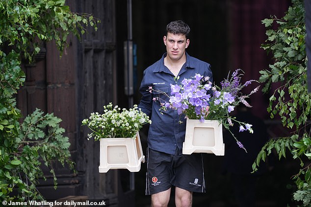 A fleet of vans delivered dozens of boxes with impressive flowers to the cathedral on Thursday.