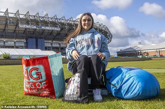 Ellie Poulter, 19, traveled from Oxfordshire to Edinburgh on a ten-hour bus to see the singer perform on Saturday.