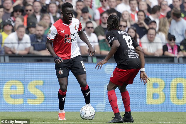 The man in question is Yankuba Minteh (left), who spent last season on loan at Feyenoord.