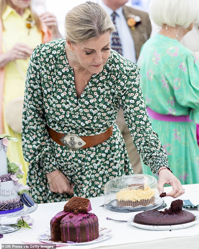 Sophie was seen browsing and trying some of the sweets and breads on offer during her excursion.