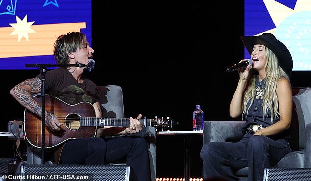 The two music professionals performed simple music for a live audience.