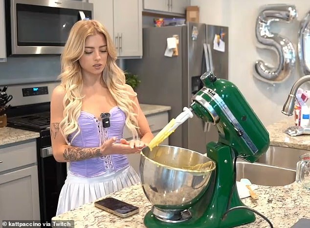 In the hours after the tweet went viral, Kat livestreamed herself baking a cake from her kitchen, while answering questions and comments about her hair and various parts of her body.