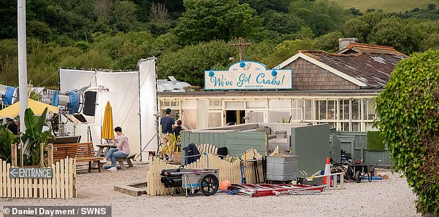 The pair were seen performing a scene set in a seaside cafe, We've Got Crabs.