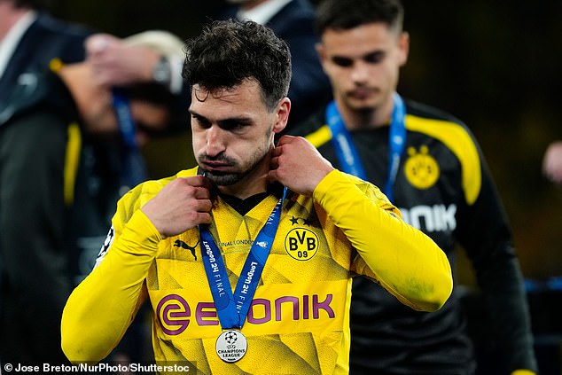 Defender Hummels is said to only be willing to stay at the club if Terzic leaves this summer.