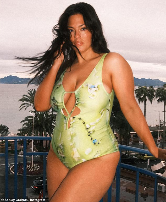 Oversized pepper shaker Ashley Graham is booing in a new interview about the difficulties of growing hot and thick.