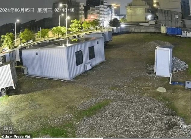 The couple enters the port-a-potty and then nothing happens for a few seconds.