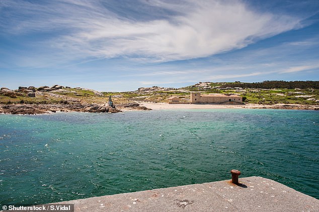 Sálvora is completely uninhabited by humans and has white sand beaches along its rocky coast.