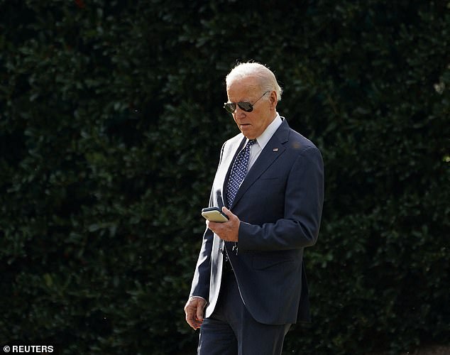 Biden's personal Instagram, @joebiden, has 17.1 million followers, but has lost 22,620 in recent weeks. Since her takeover in January 2021, her popularity has stagnated.