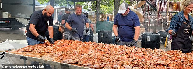 Each year, the town holds its Chicken in a Barrel festival in the town park, where locals buy barrel-roasted chickens made to sell.