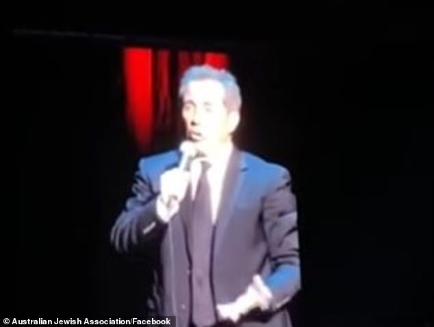 The incident, captured on video by the Australian Jewish Association, unfolded when an audience member interrupted Seinfeld with a provocative chant.