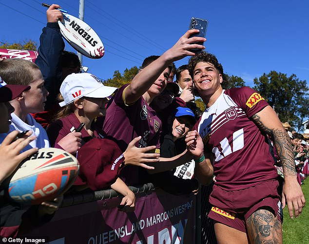 Speaking at a Queensland training session and fan day in Toowoomba, Walsh confirmed Sua'ali'i came forward to apologize after the incident.