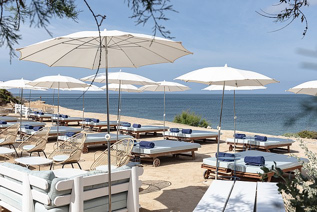 The Experimental beach club in Cap des Falco has sun loungers and sofa beds