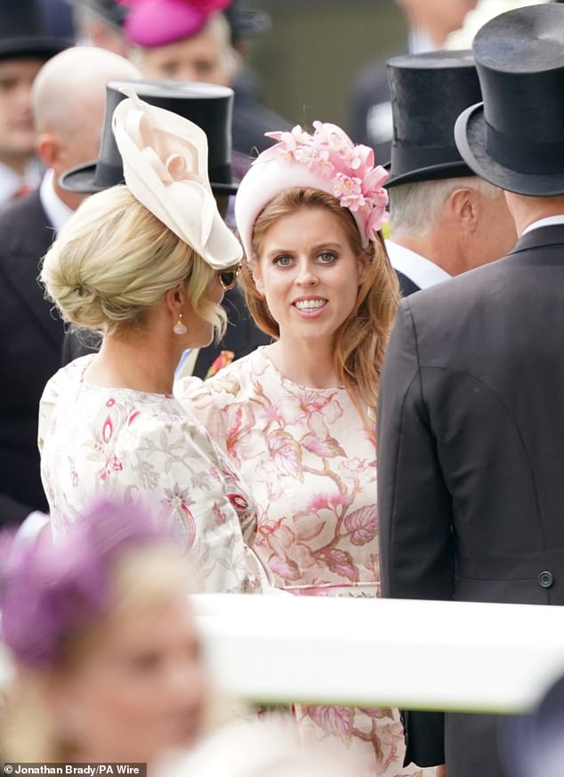 Princess Beatrice was seen chatting with Zara Tindall ahead of this afternoon's race at Ascot.