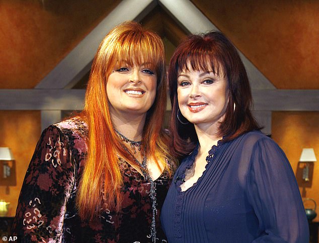 1718814978 190 Wynonna Judd says she SEES her mother Naomis presence on