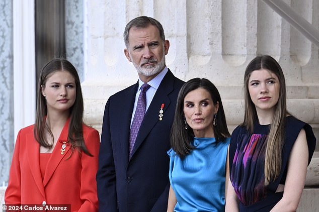 Felipe's father, Juan Carlos, abdicated in 2014 after a series of scandals and affair rumors. In the photo: the Royal Family of Spain at the Royal Palace today