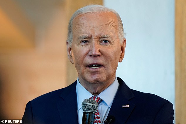 US President Joe Biden is the favorite in the latest Fox News poll before the US elections. He leads the polls by two points for the first time since October