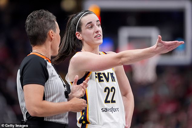 WNBA fans were unhappy with referees who didn't call a seemingly obvious foul