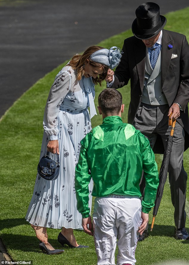 Carole had her own Cinderella moment when she lost her heel, but luckily she had a Prince Charming on hand.