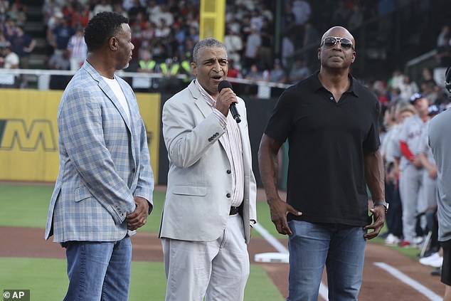 Mays' son Michael (center) addressed the crowd before the game in Birmingham, Alabama.