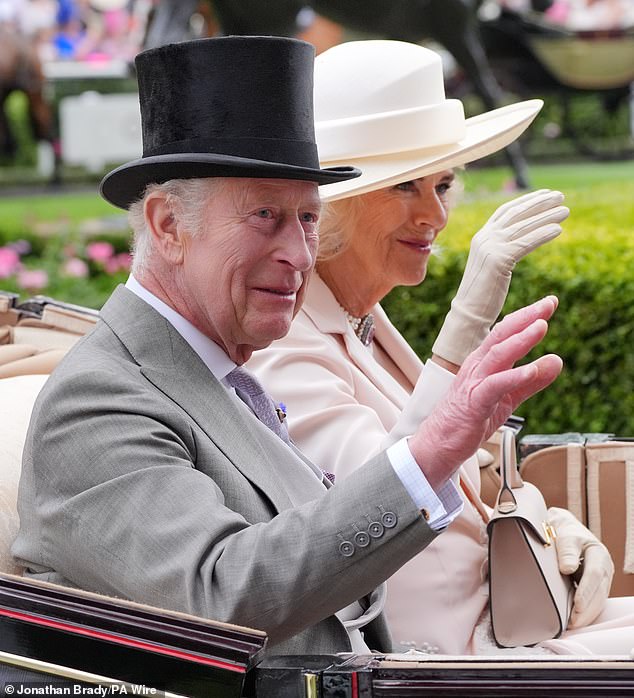 The couple led the carriage procession, along with Sheikh Hamad bin Khalifa Al Thani and Lady Charles Spencer-Churchill.